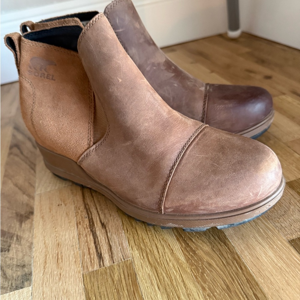 Sorel Tan Wedge Boots with Suede Finish